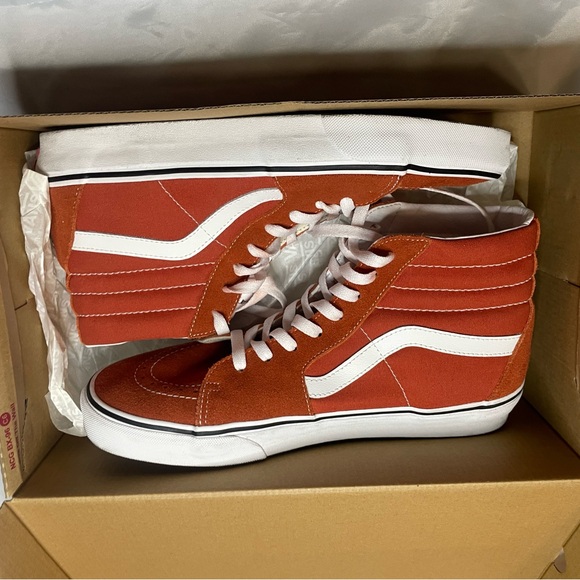 Vans SK8-HI SHOE
COLOR: Burnt Ochre
SIZE: 11.0 Men = 12.5 Women - Picture 10 of 16